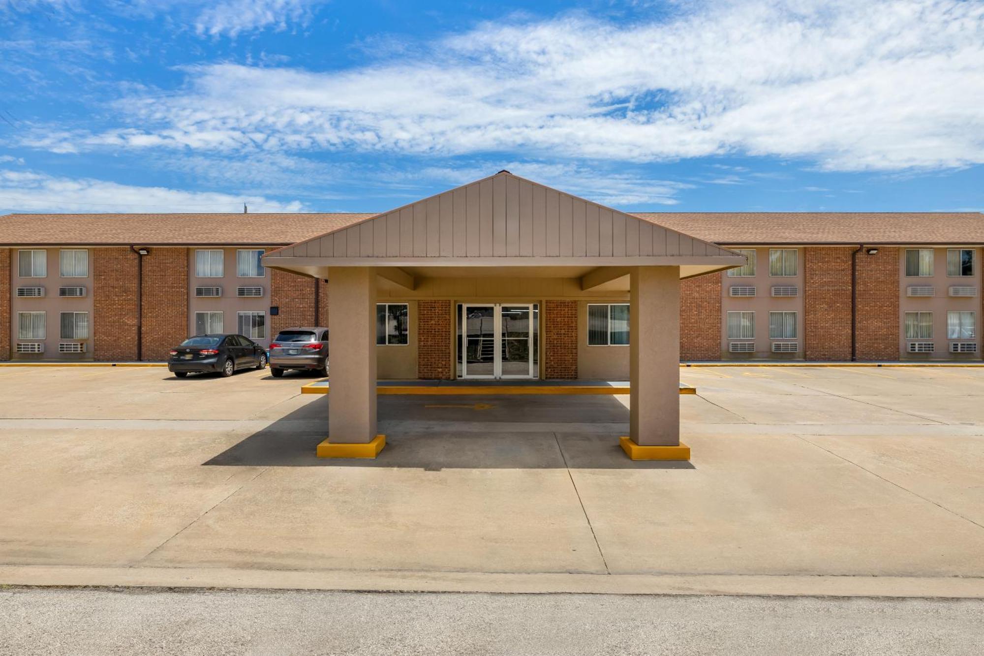 Econo Lodge Emporia Exterior photo