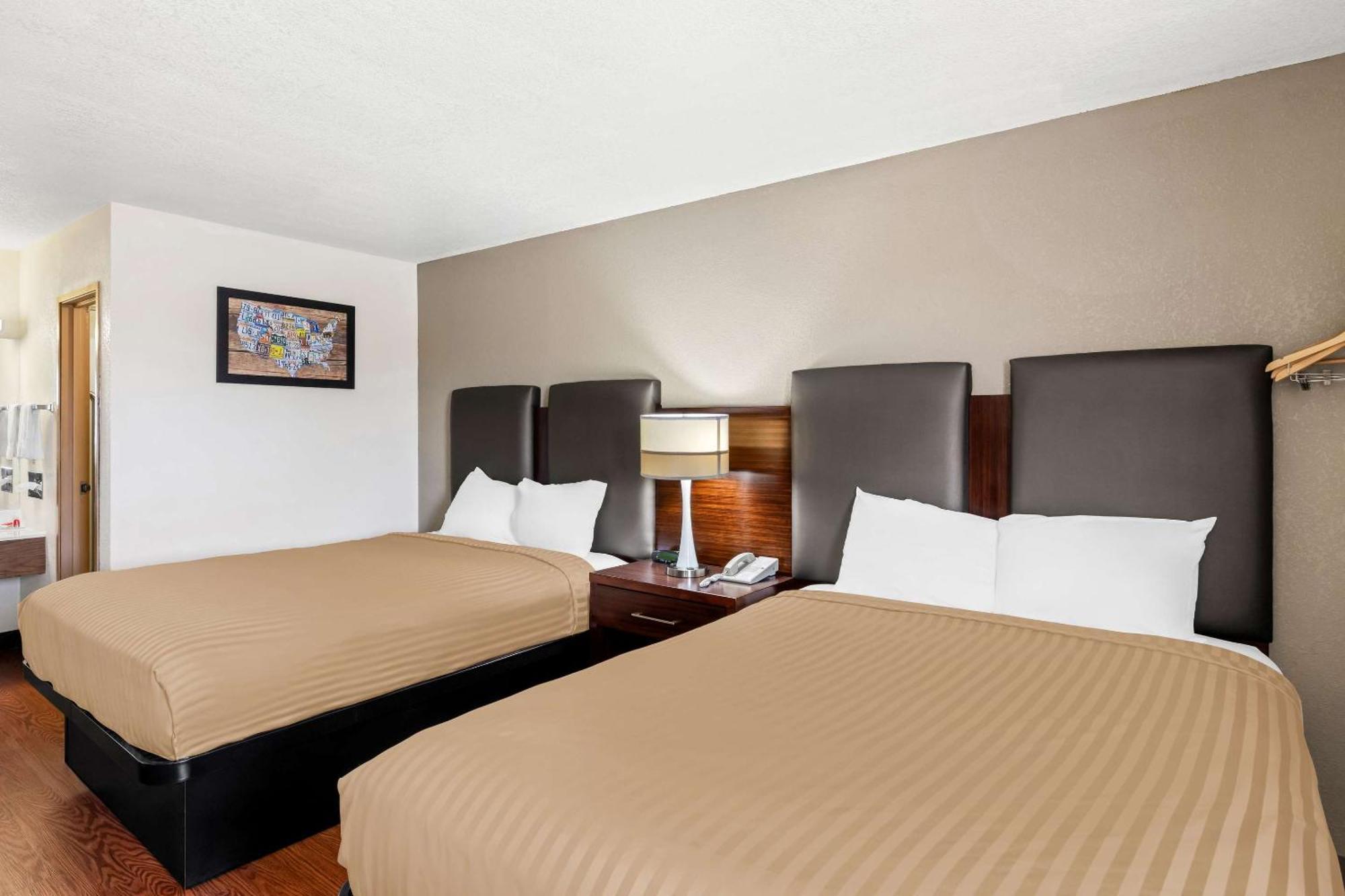 Econo Lodge Emporia Exterior photo