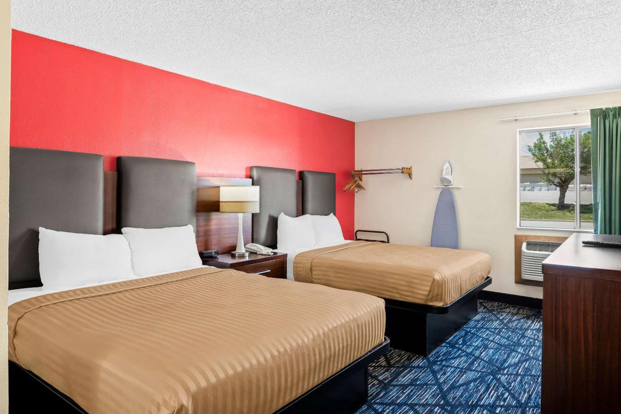 Econo Lodge Emporia Exterior photo
