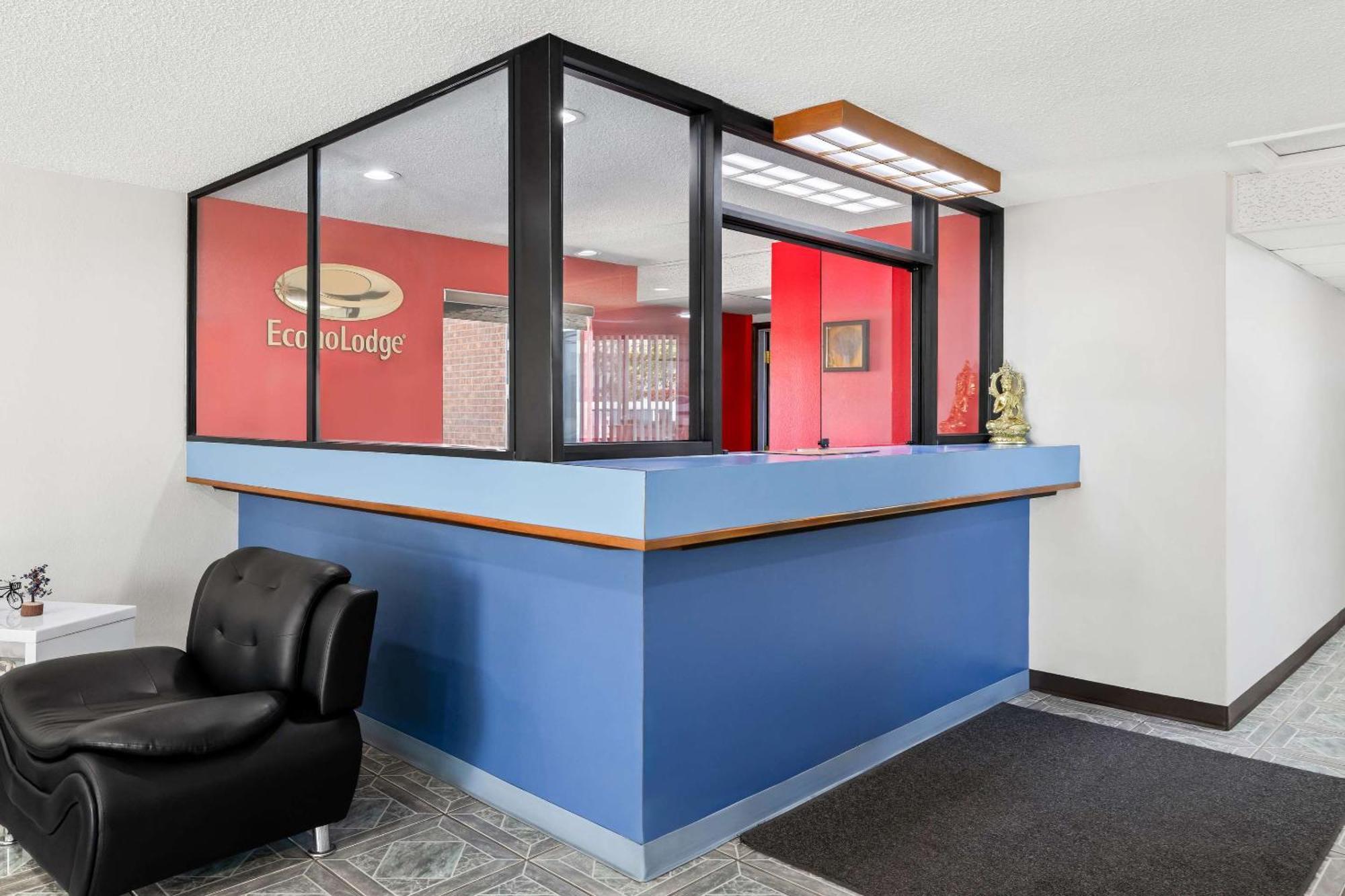 Econo Lodge Emporia Exterior photo