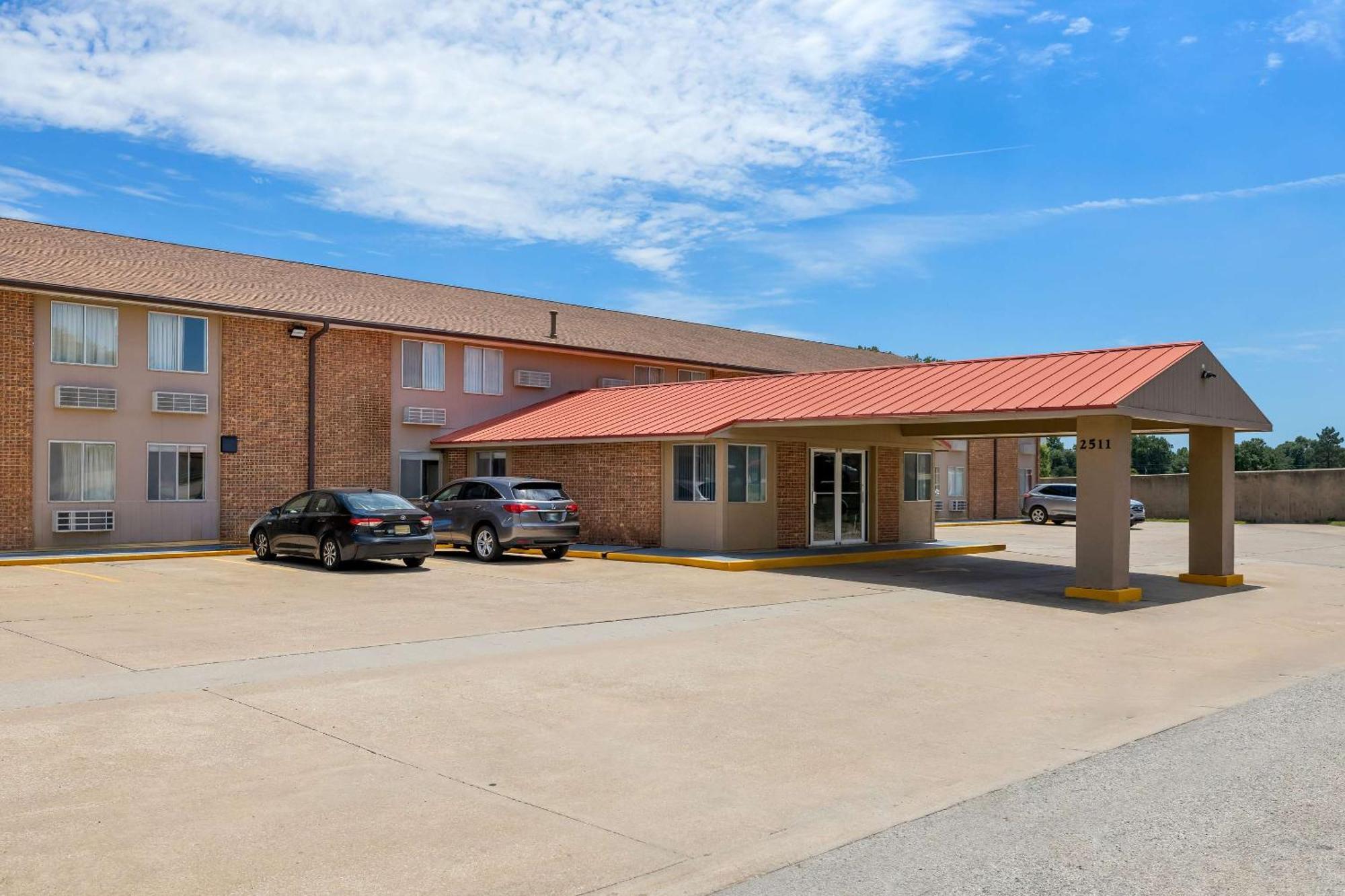 Econo Lodge Emporia Exterior photo